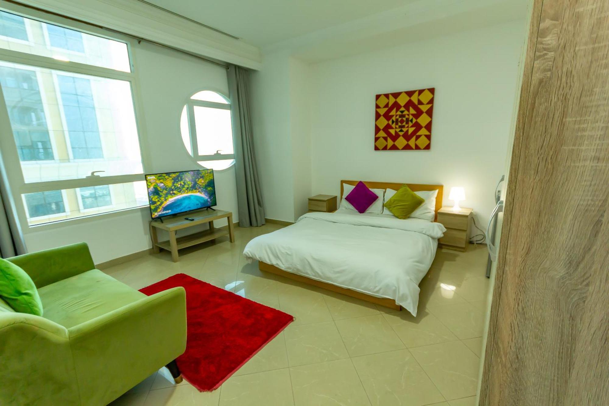 Spacious For Girls In Marina فتيات فقط Lägenhet *