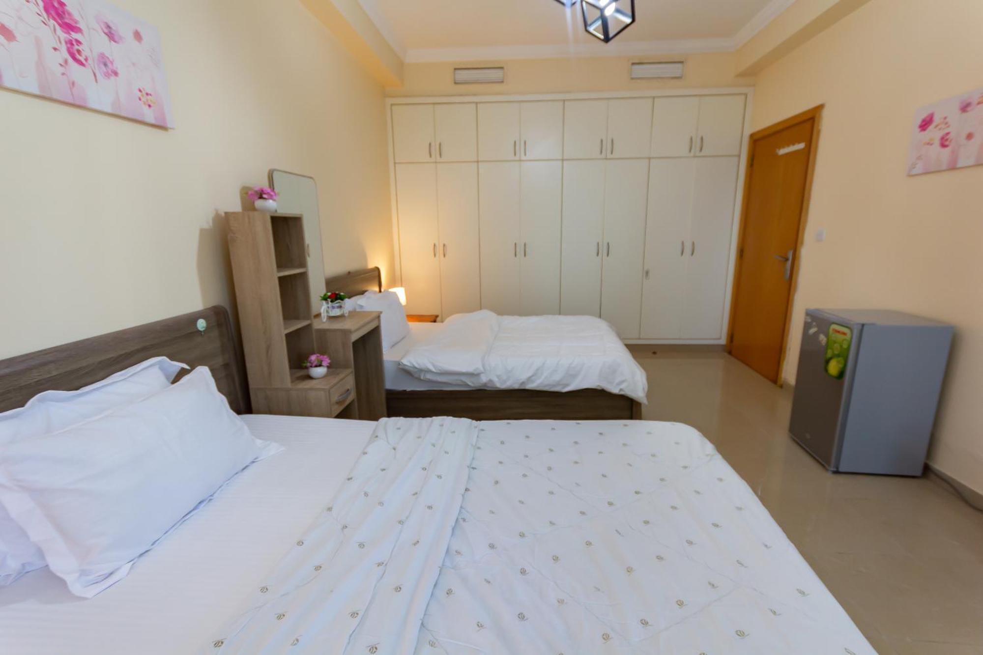 Spacious For Girls In Marina فتيات فقط Apartamento