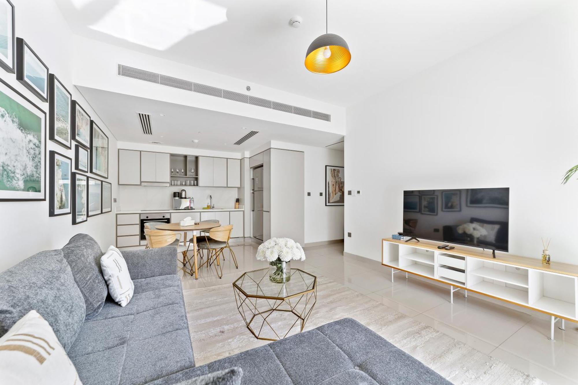 Spacious 2 Bhk Next To The - Sunrise Bay Appartement