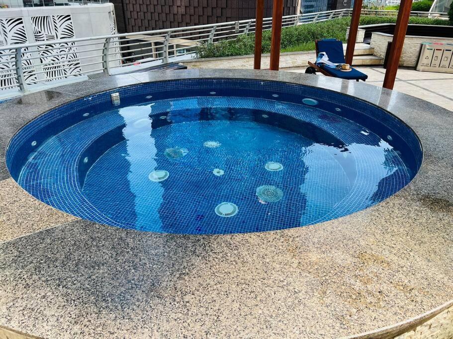 Sea View 1 Bedroom Flat, Luxury Amenities, Near & Club With Free Parking In Marina Appartement Dubaï