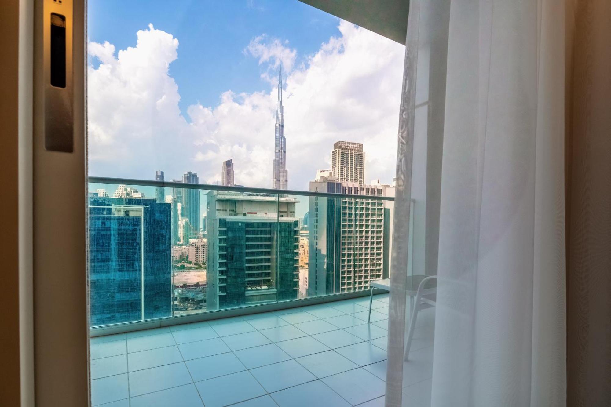 Stylish High Floor With Burj View *
