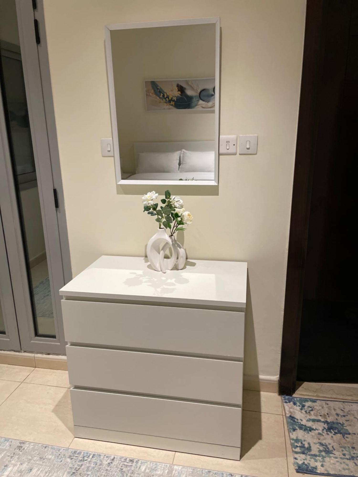 Bright & Cozy 1 Bedroom Canal View In Marina * Dubái