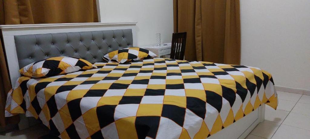 Séjour chez l'habitant Master Bedroom For Short In By Mauon Tourism Dubaï