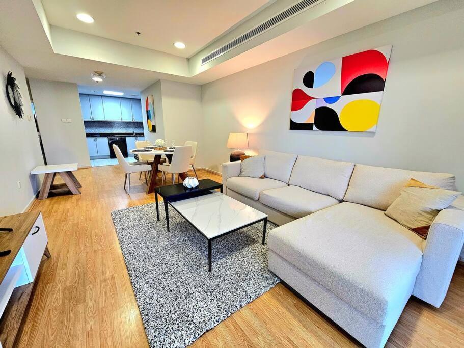 Apartamento Bright Apt- Close To Barasti