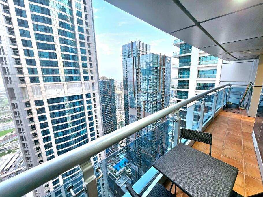 Bright Apt- Close To Barasti Dubai