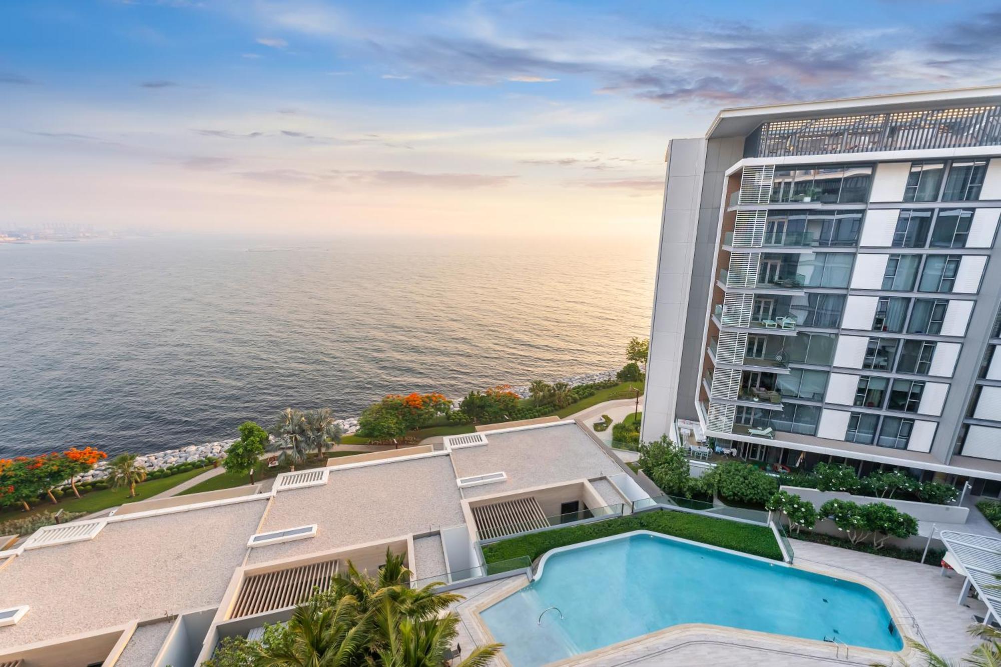 Fam Living - Bluewaters Island