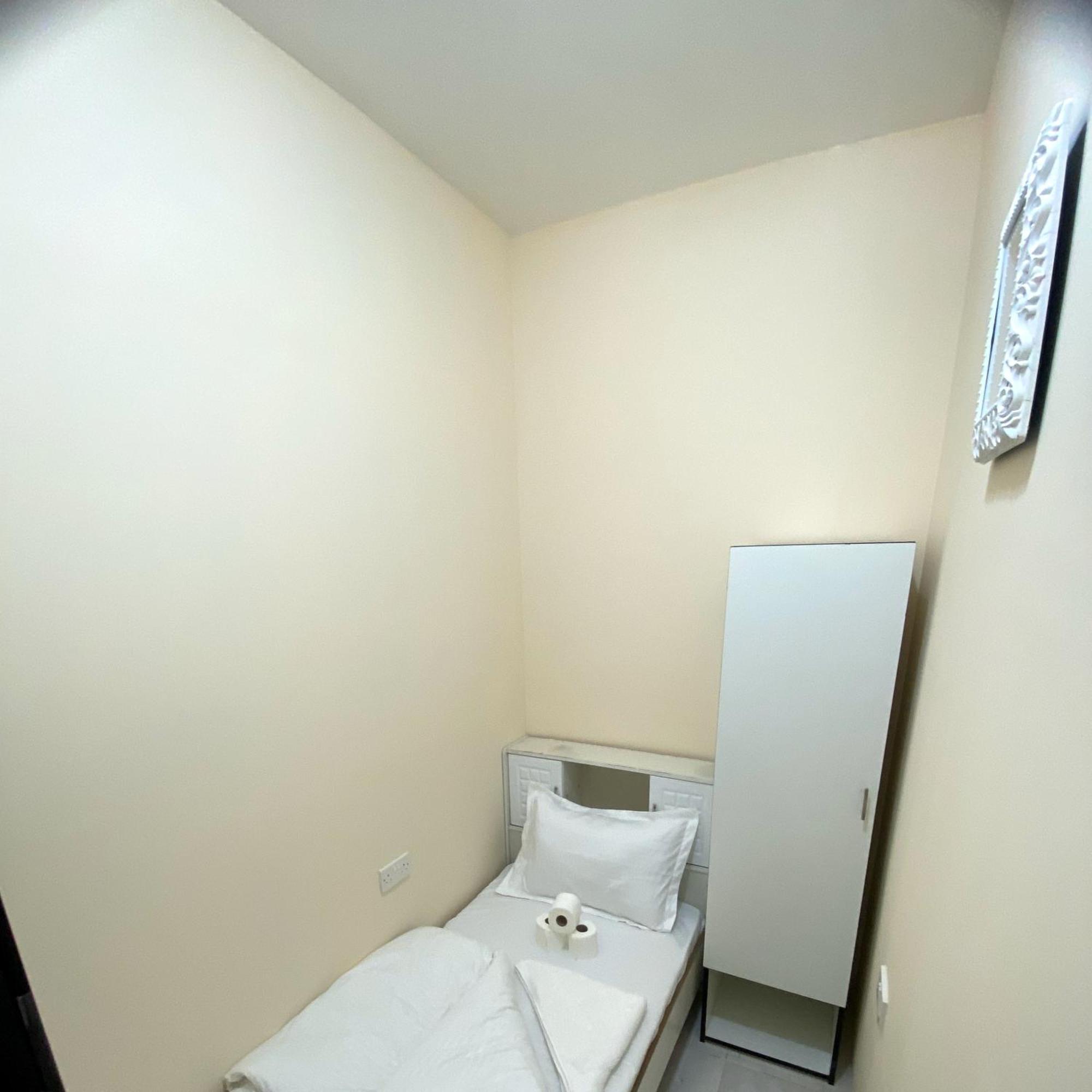 Apartamento Low Priced New Residential For Rent In Near Dafza Metro Station