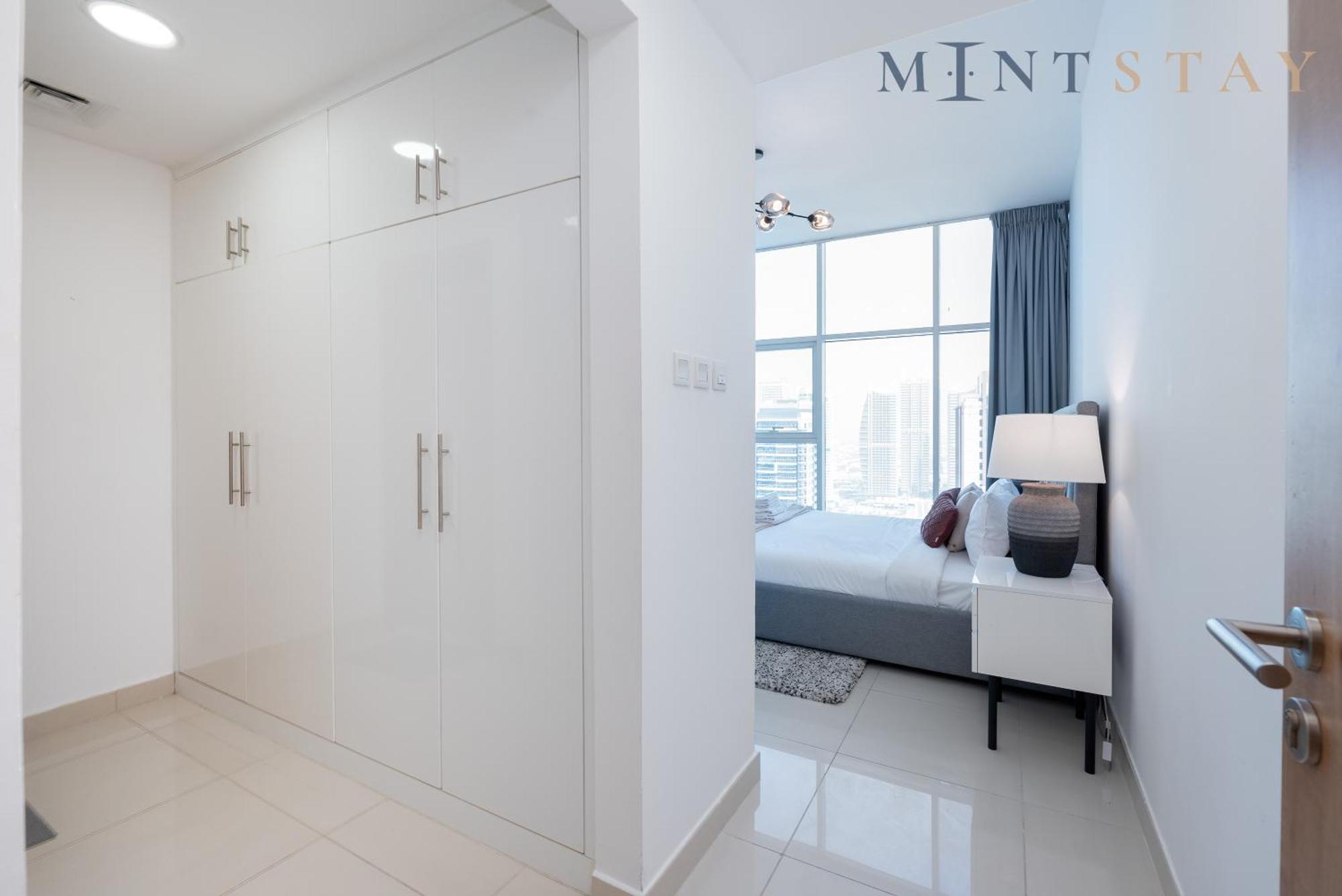 Continental Tower, Marina - Mint Apartment