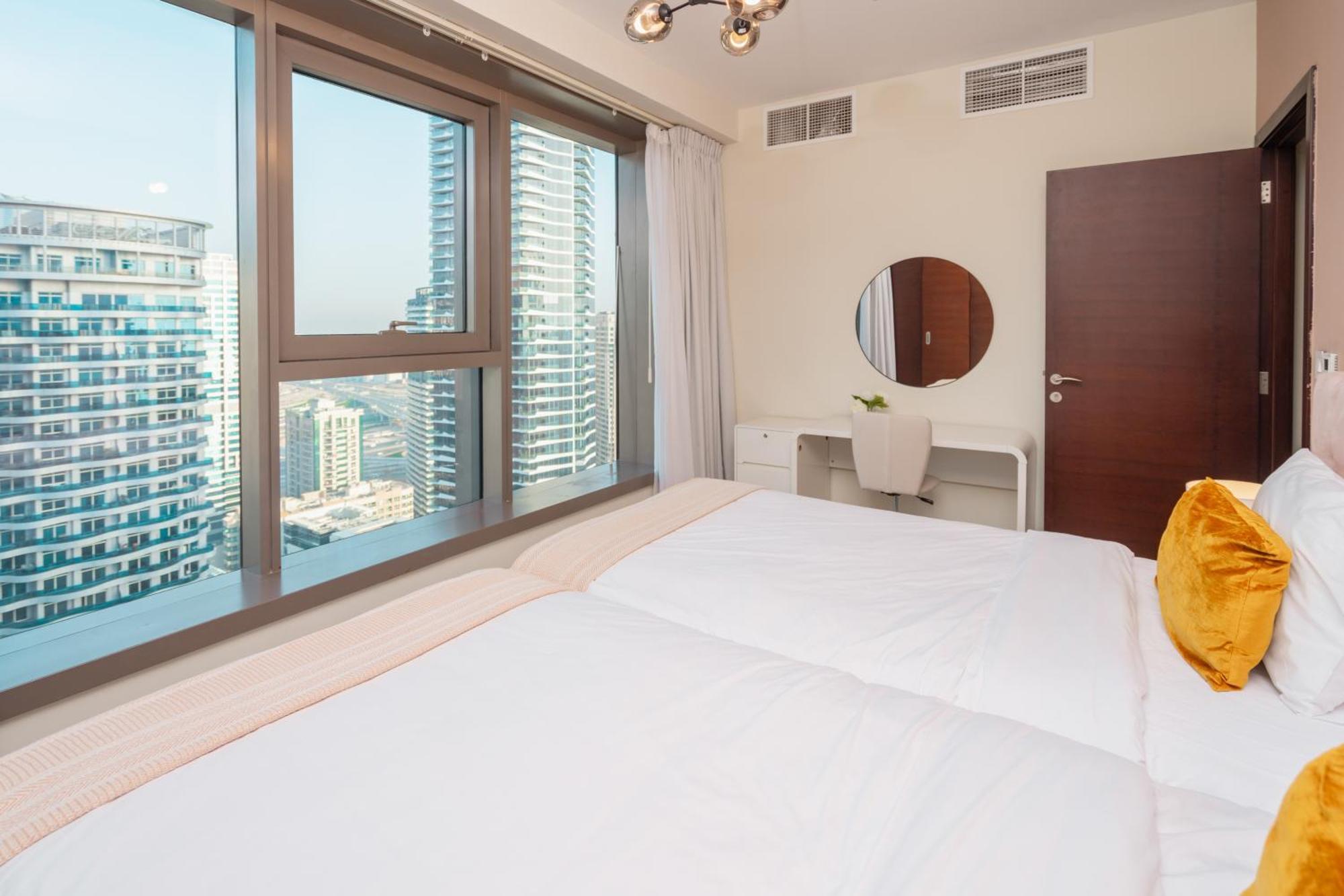 Prime Retreats - Sparkle Tower Marina * Dubái