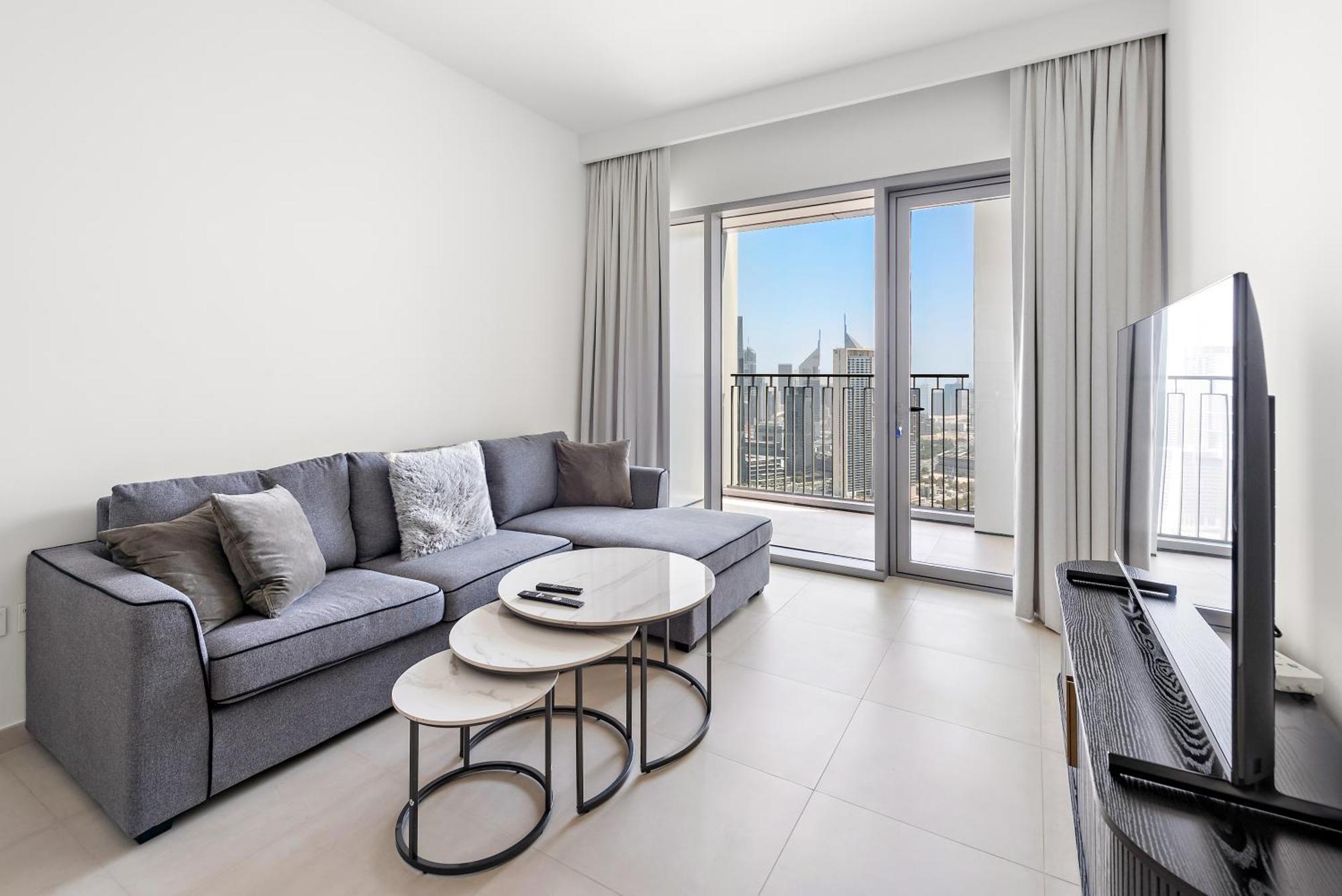 1 Bedroom With Pool Gym Close To Metro & Mall Appartement