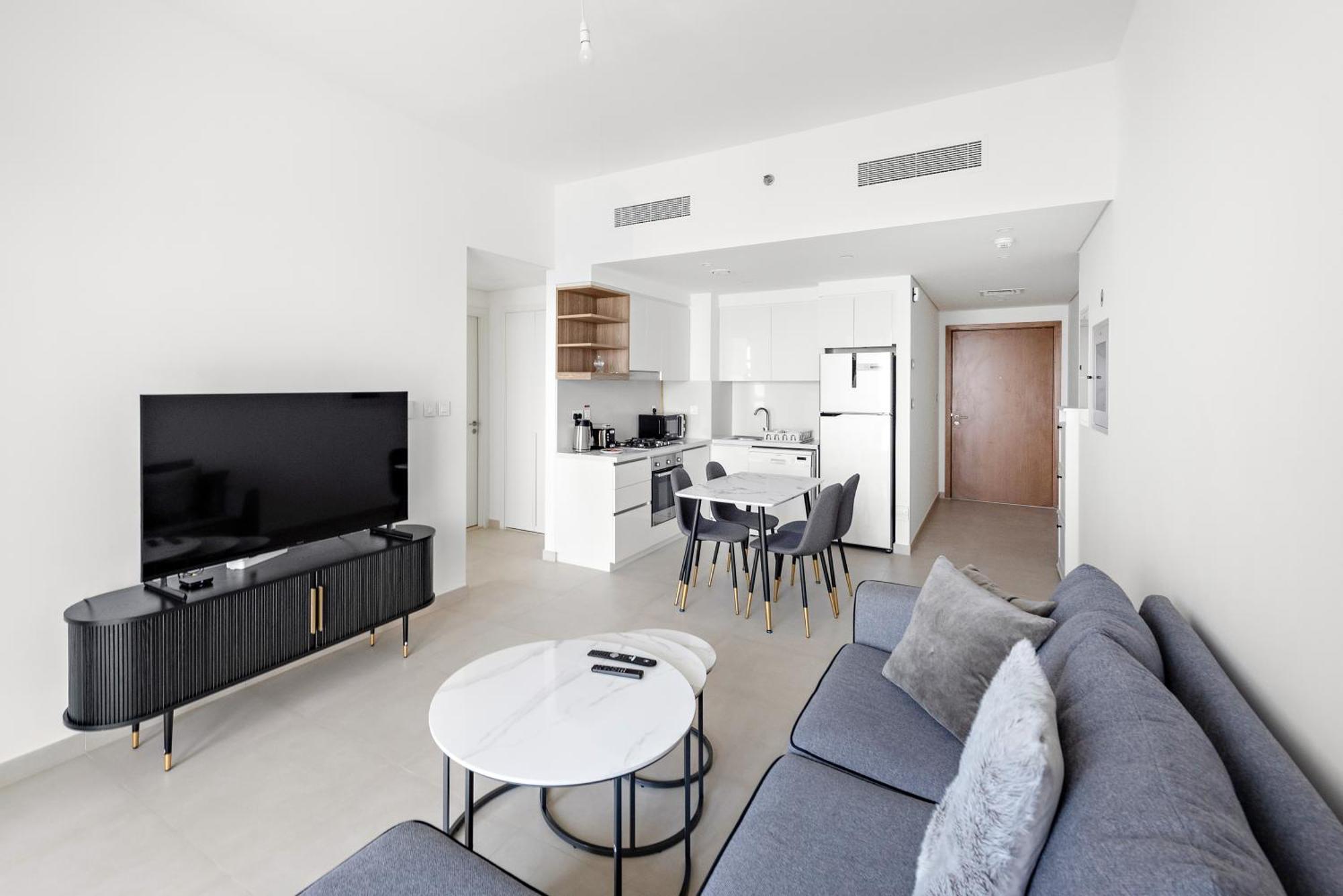 1 Bedroom With Pool Gym Close To Metro & Mall * Dubaï