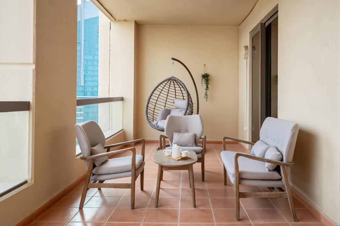 Higuests - Fancy 1br With Aerial Marina Views In Jbr *