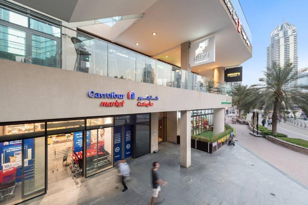 First Class 1br Modern Comforts With Pool View Dubaï