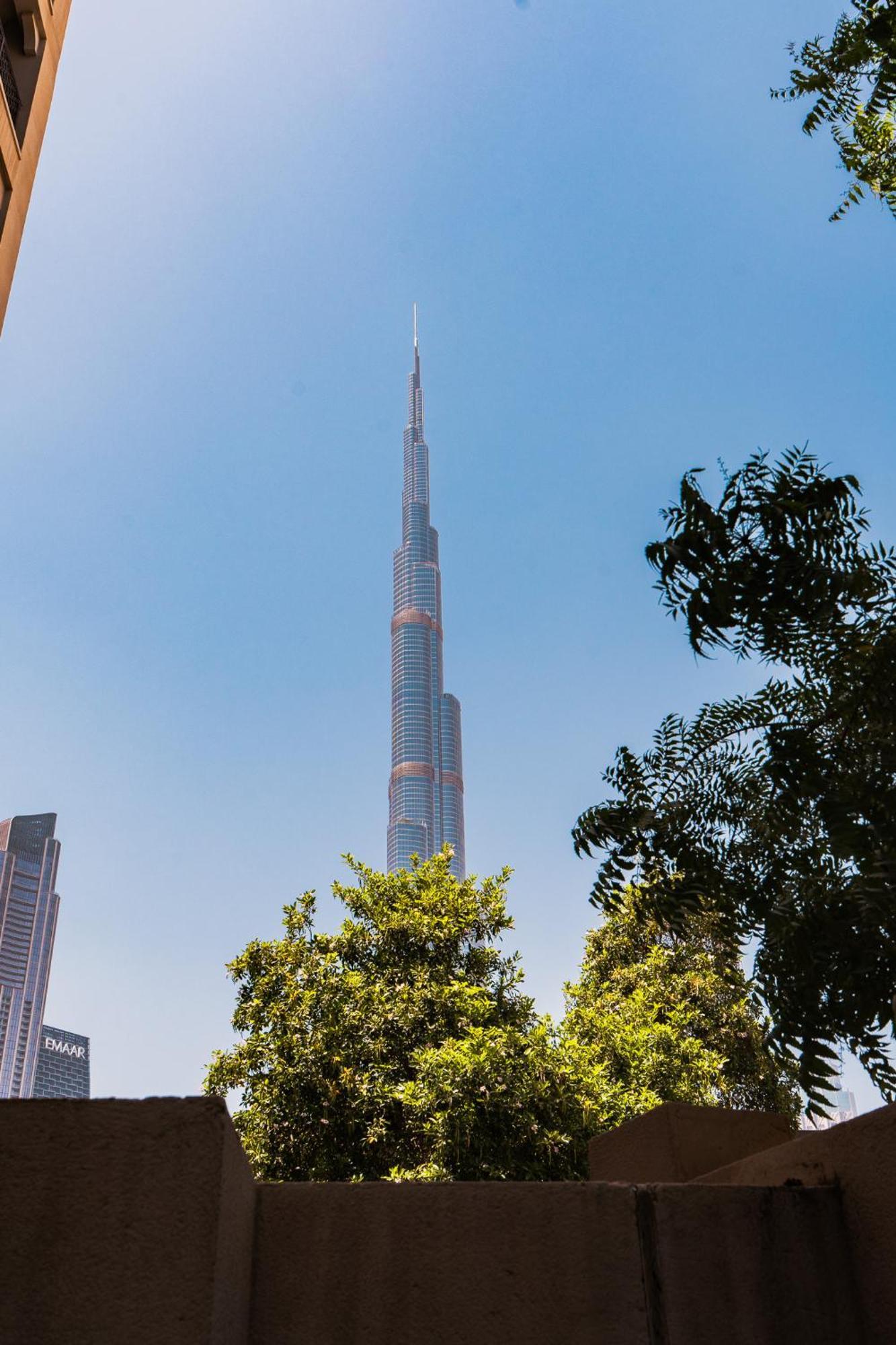 Ground Floor & Private Garden! Burj Khalifa View * Dubai