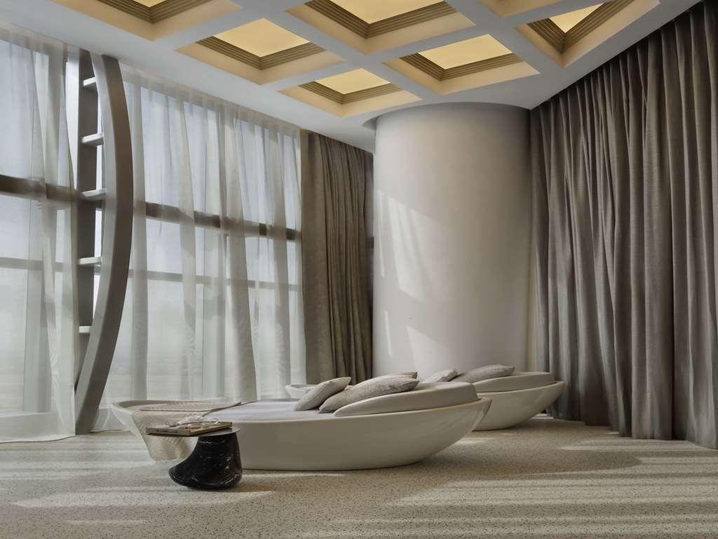 So/ Uptown Hotel *