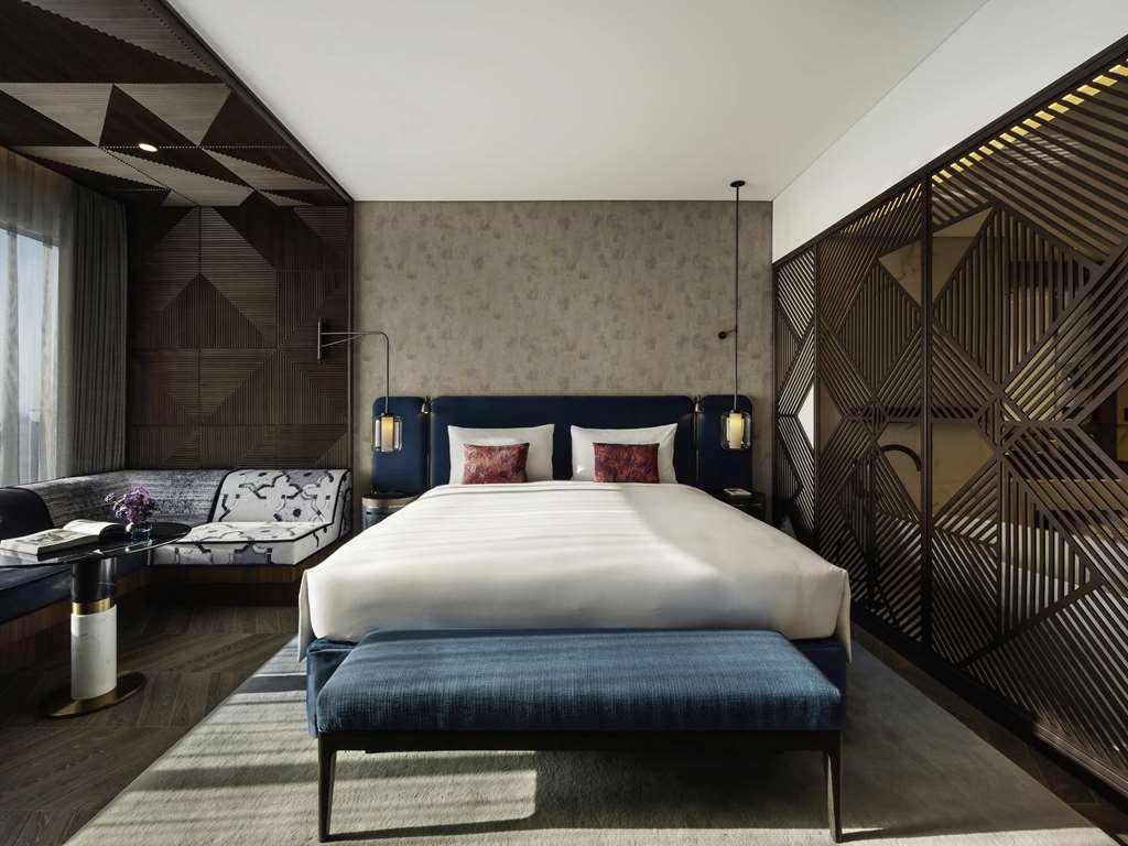 So/ Uptown Hotel