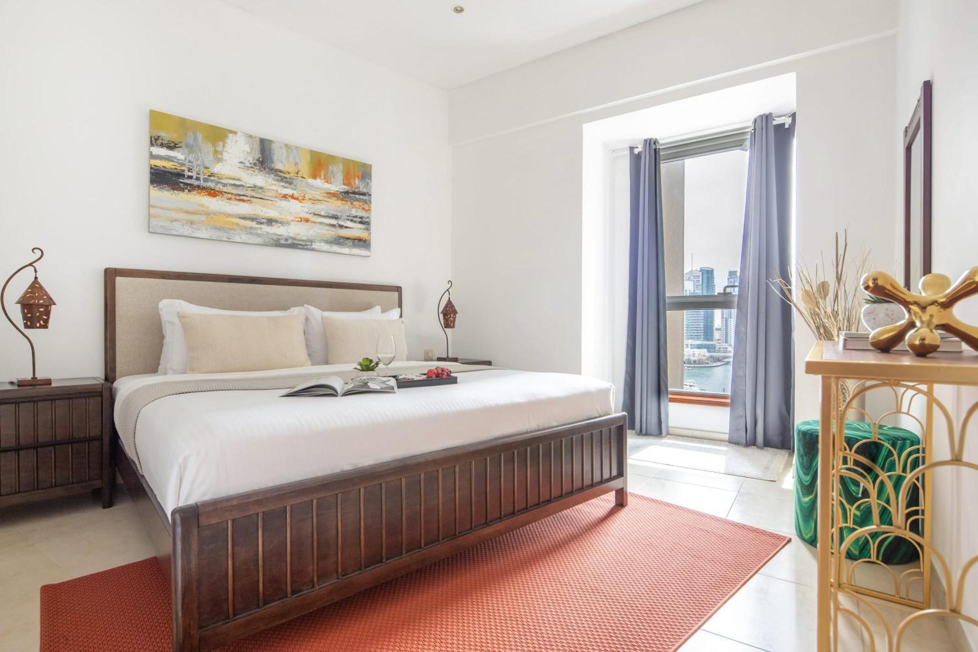 Frank Porter - Marina Heights 1 Apartment Dubai