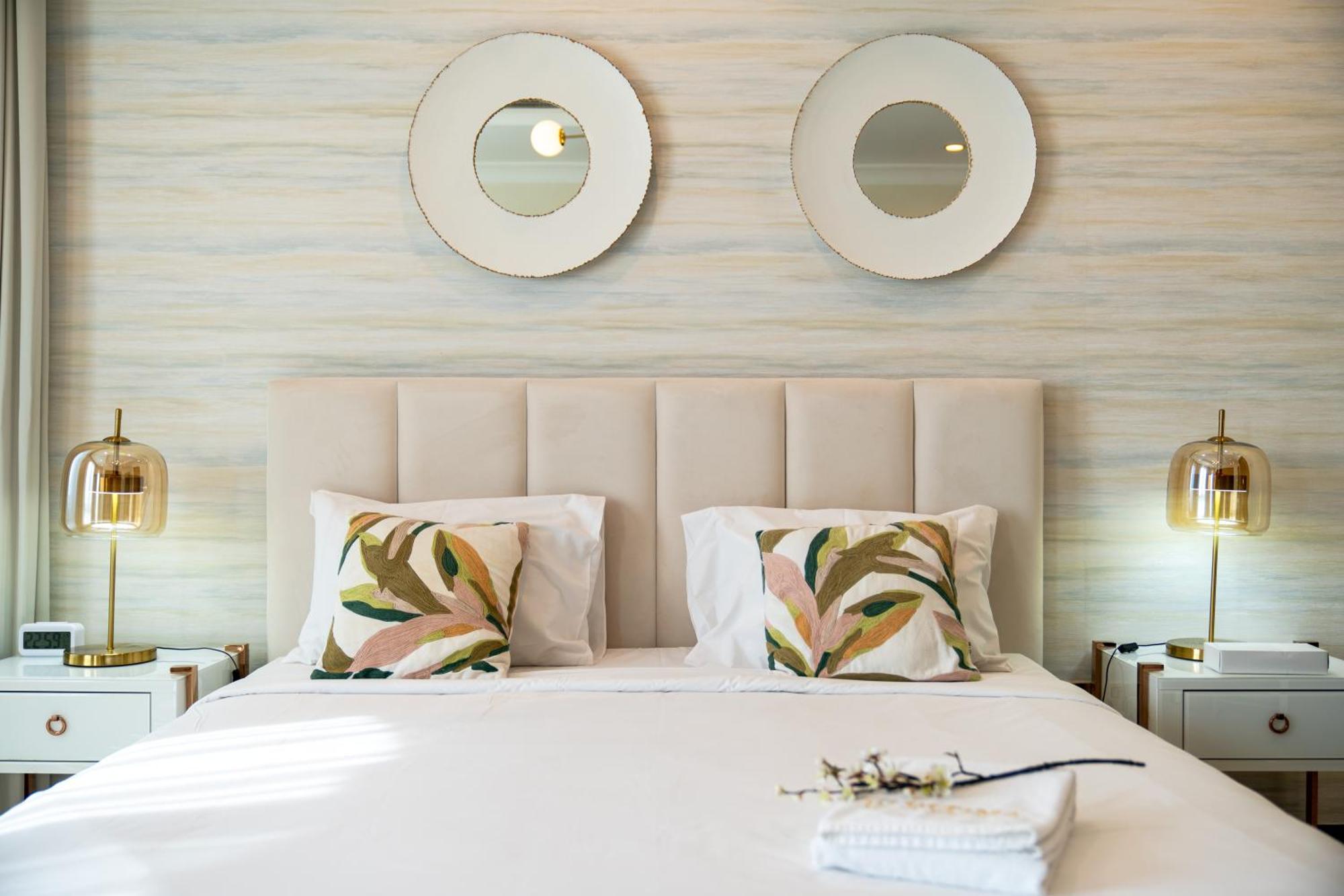 Elegantly Furnished 6br Beachfront Palm Jumeirah * Dubaï