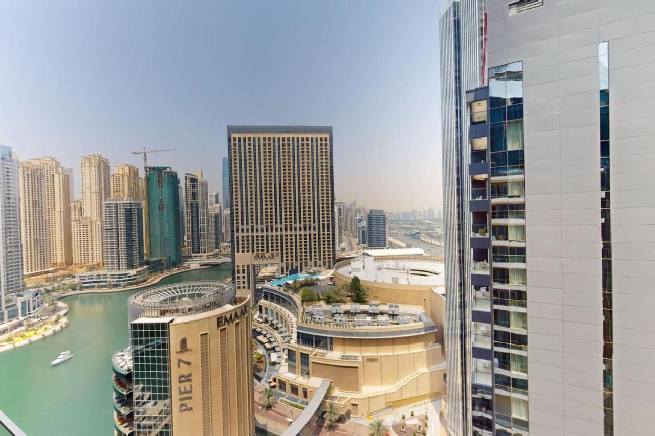 Appartement Silverene Tower B - Bright Two Bedroom Dubaï
