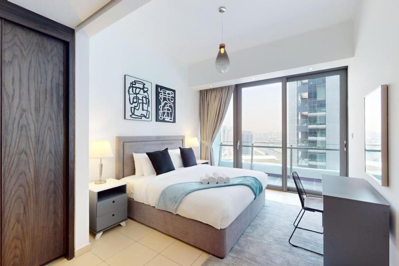 Silverene Tower B - Bright Two Bedroom Dubaï
