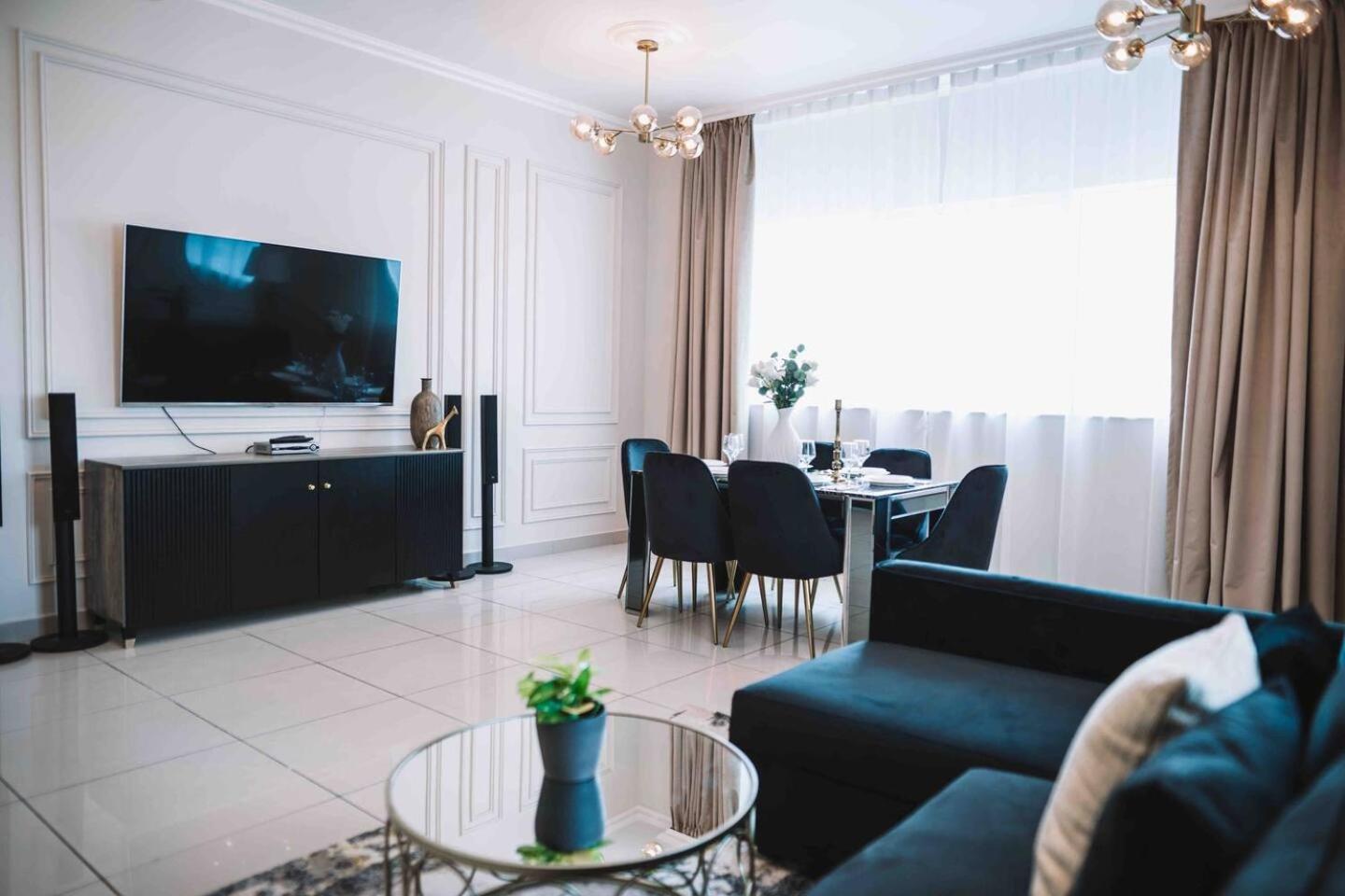 Gorgeous And Sea Views From A High-rise Apart-hotel *
