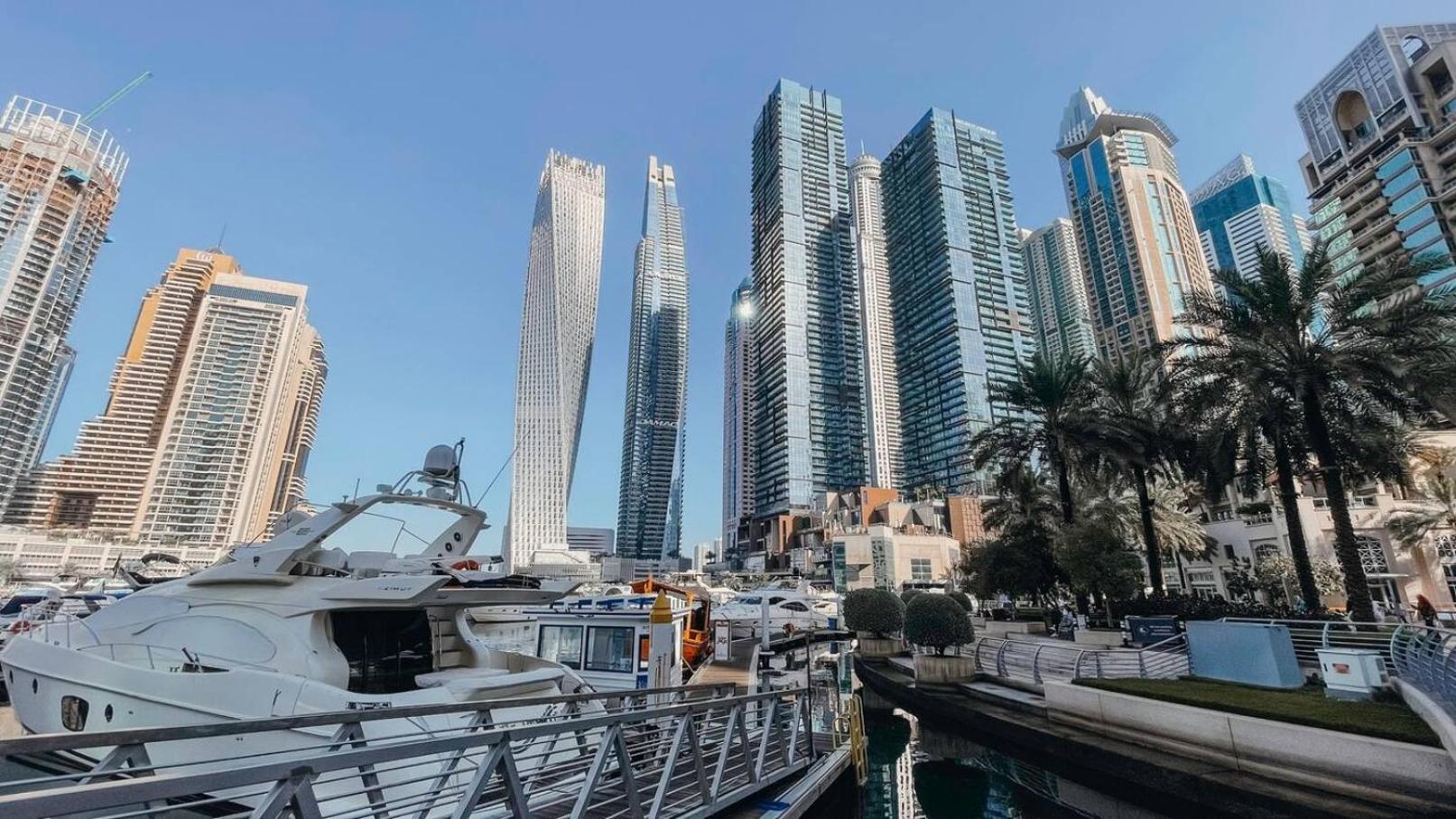 Views To Feed Your Soul On 60th Floor Aparthotel Dubai
