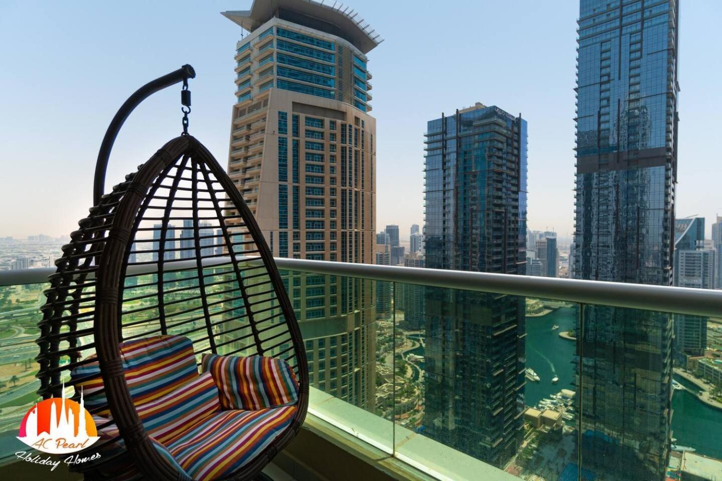 Lägenhetshotell Feel Like Away From On 34th Floor Dubai