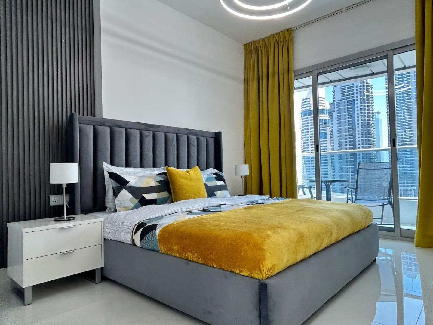 Charming One Bedroom In Marina Apartemen Dubai