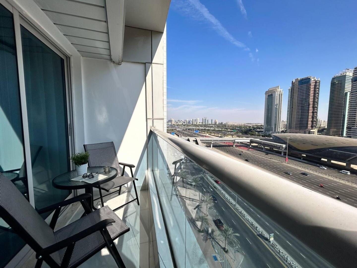 Apartemen Charming One Bedroom In Marina Dubai