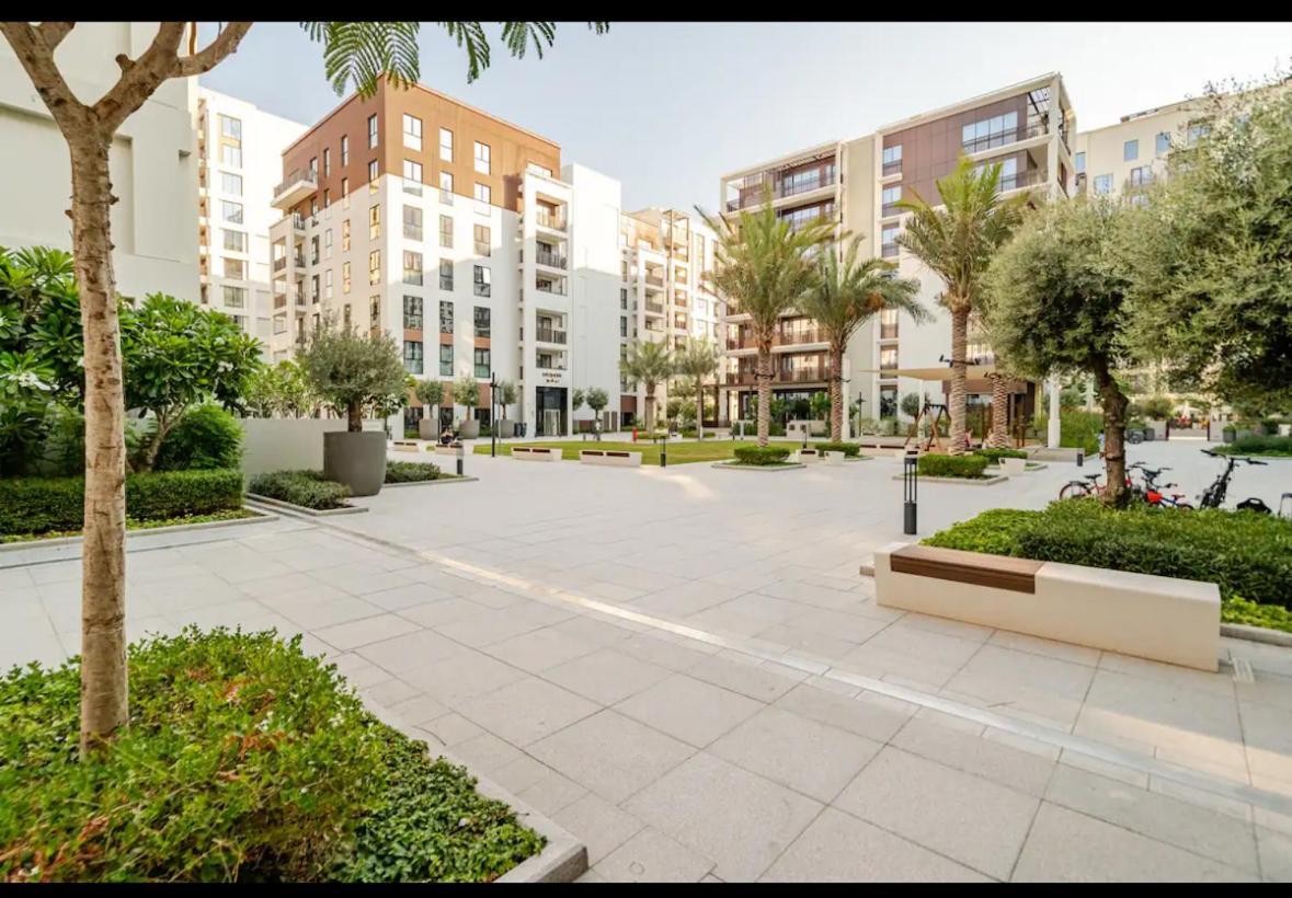 Apartment Exquisite 1-bedroom With Pool Scenery In Creek Harbour Dubai