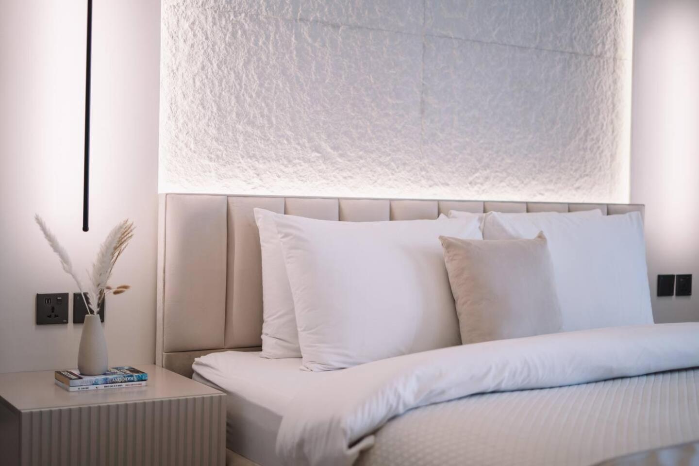 Sky High One Bedroom With Palm And Sea View Dubai