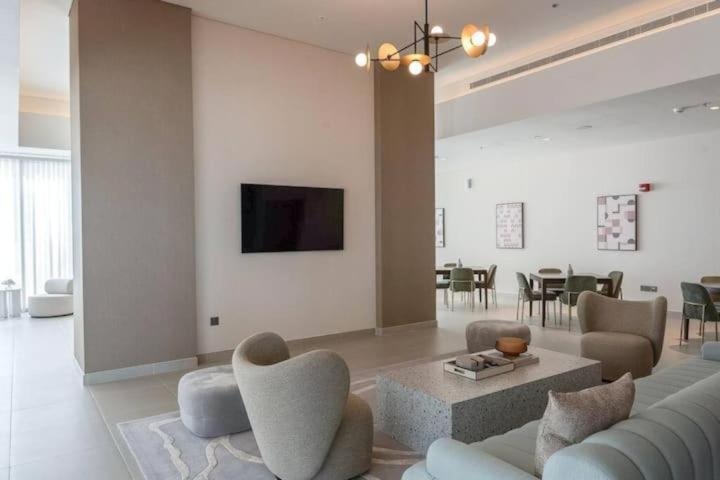Lägenhet Luxury At Summerprices Downtown Dxb Dubai