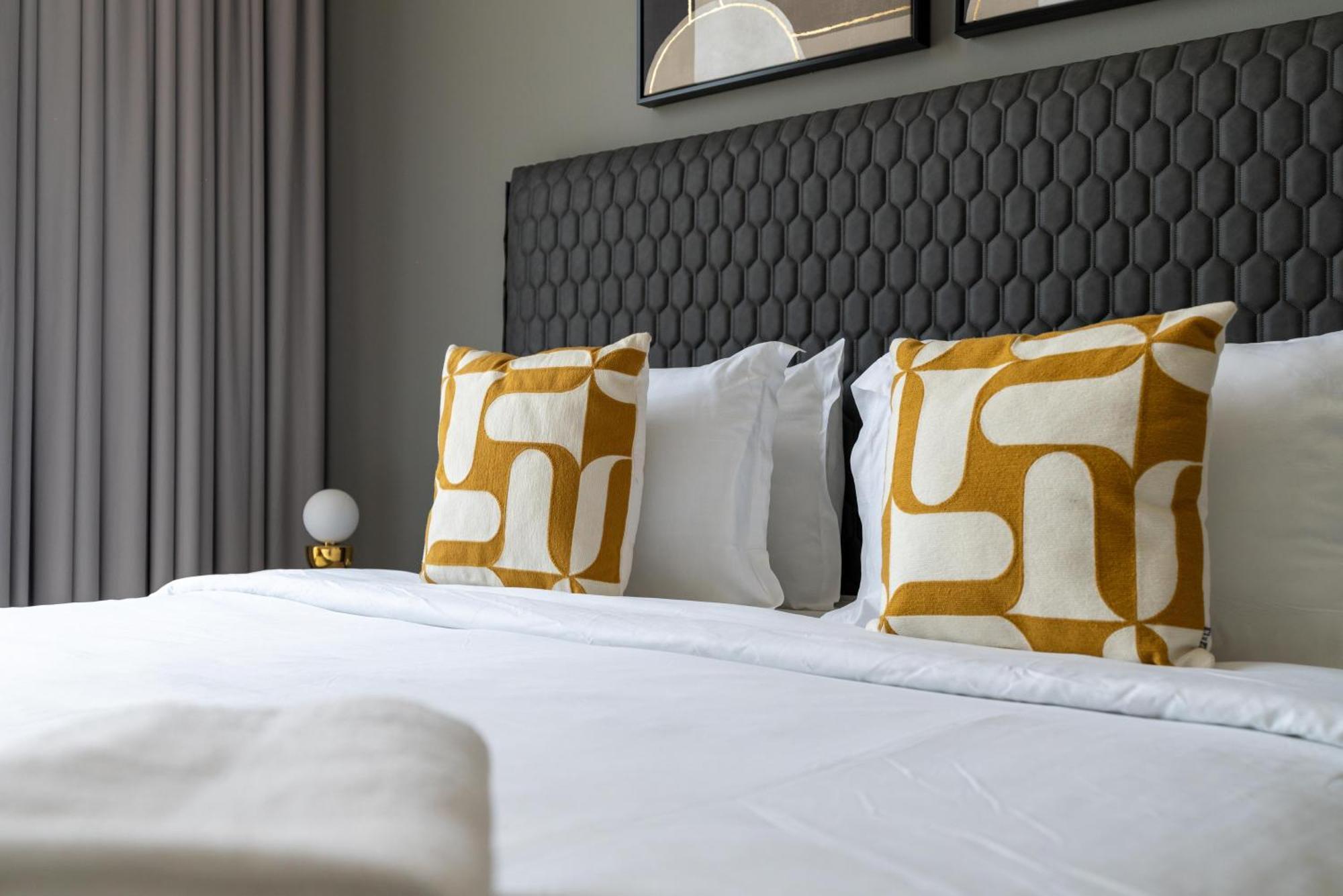 Lägenhet Luxury At Summerprices Downtown Dxb Dubai