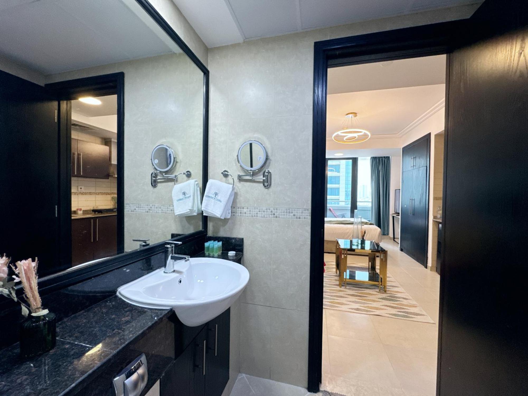 Cosmos Living Charming With Balcony Apartamento *