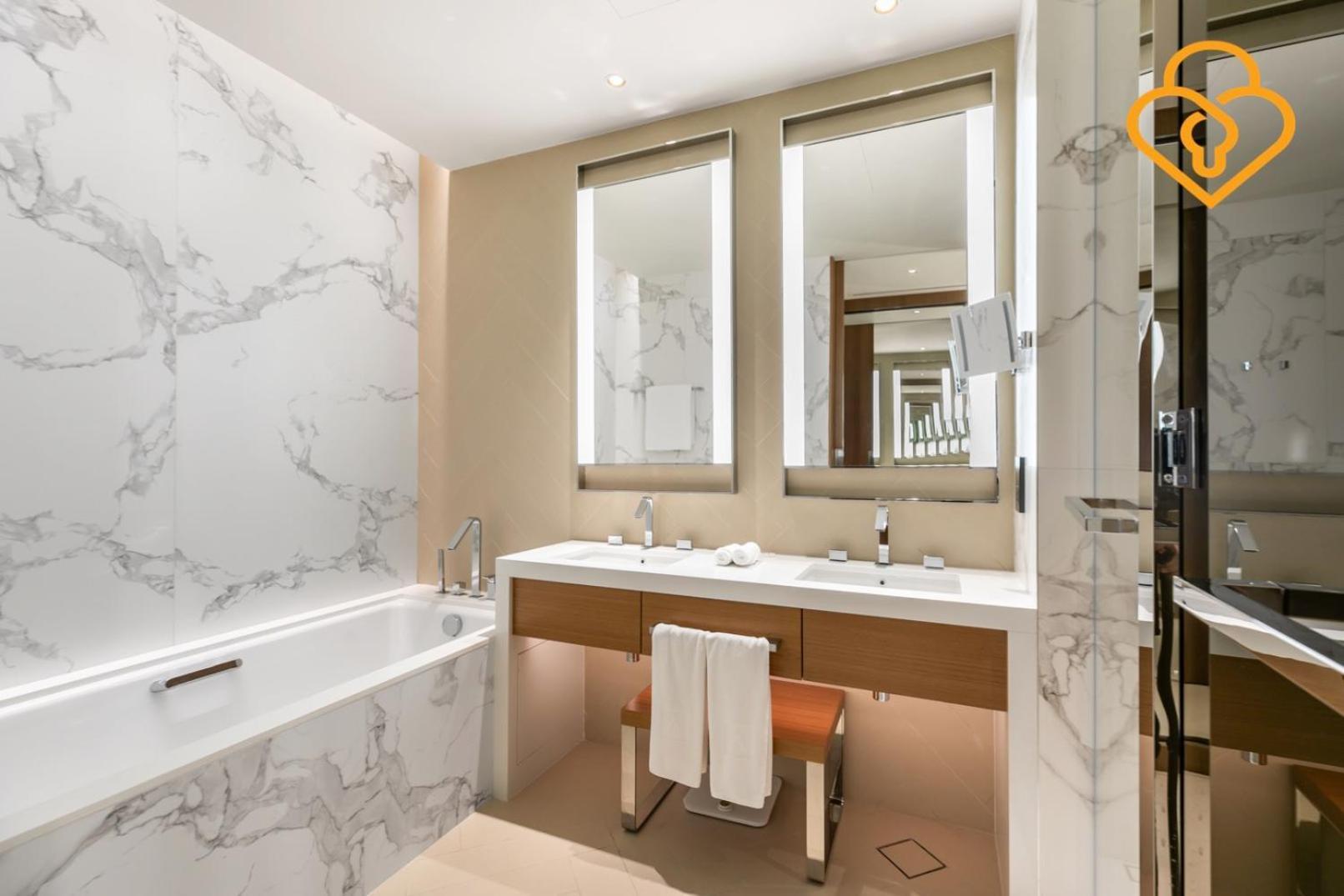 Address Opera 2 Bedroom Apartment, Downtown Appartement