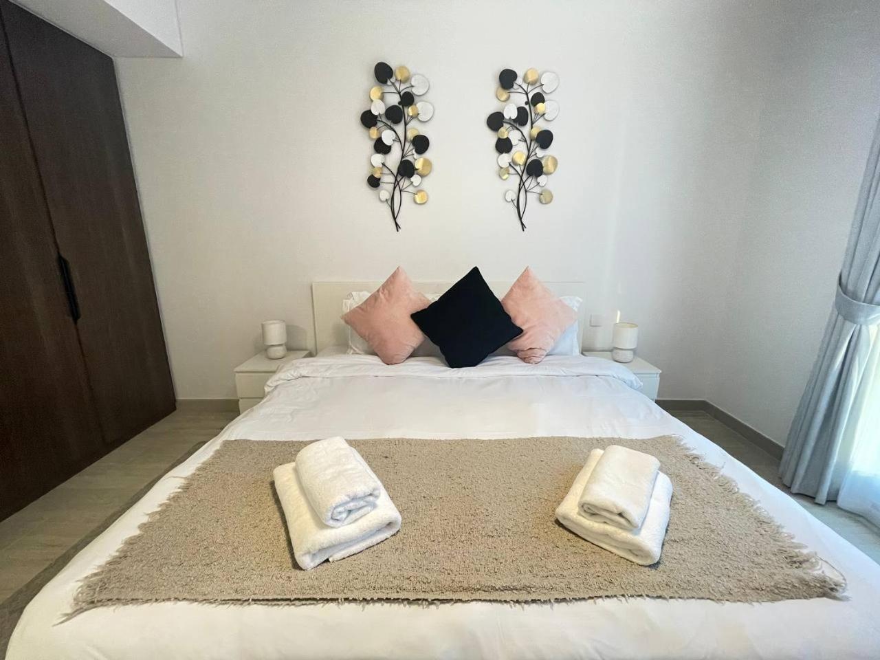 Luxe & Comfy Madinat Jumeirah - Apartment With Scenic Views - Pool Managed By Sunnyhomes Apartamento Dubai