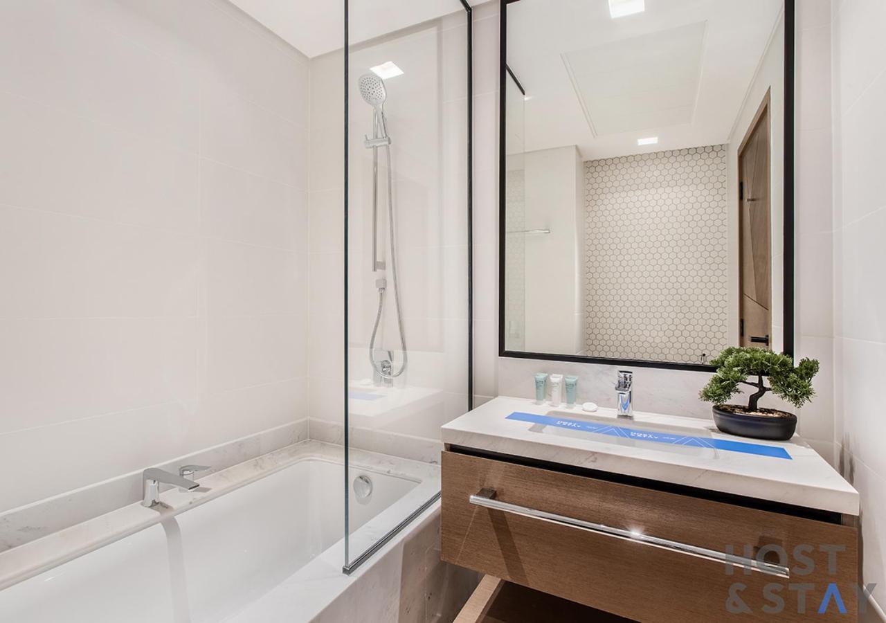 2-br Getaway At Palace Residences, Creek Dubaï