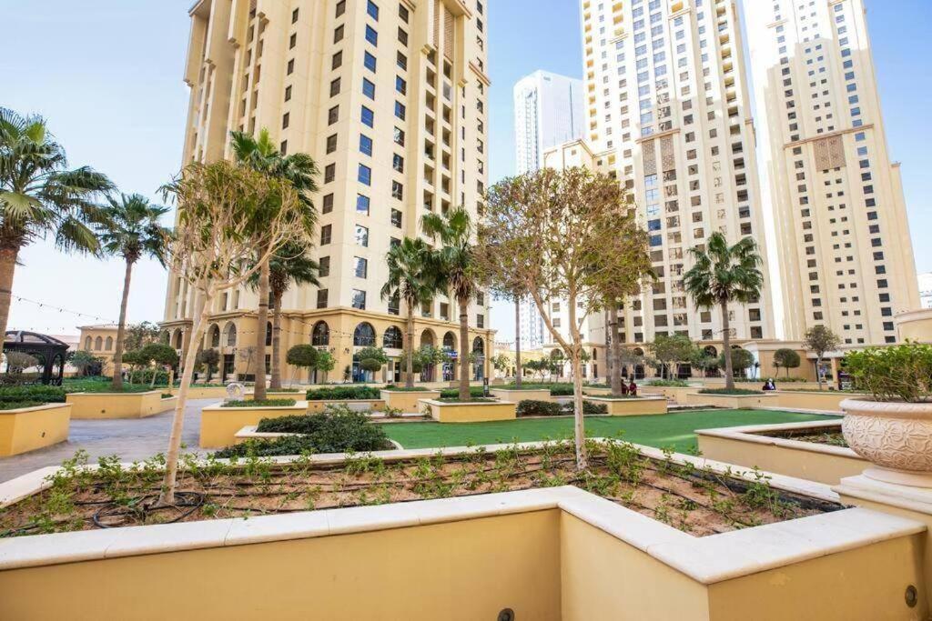 Prime Spacious With Vibrant Vibes In Jbr By Sweet Homes Dubaï