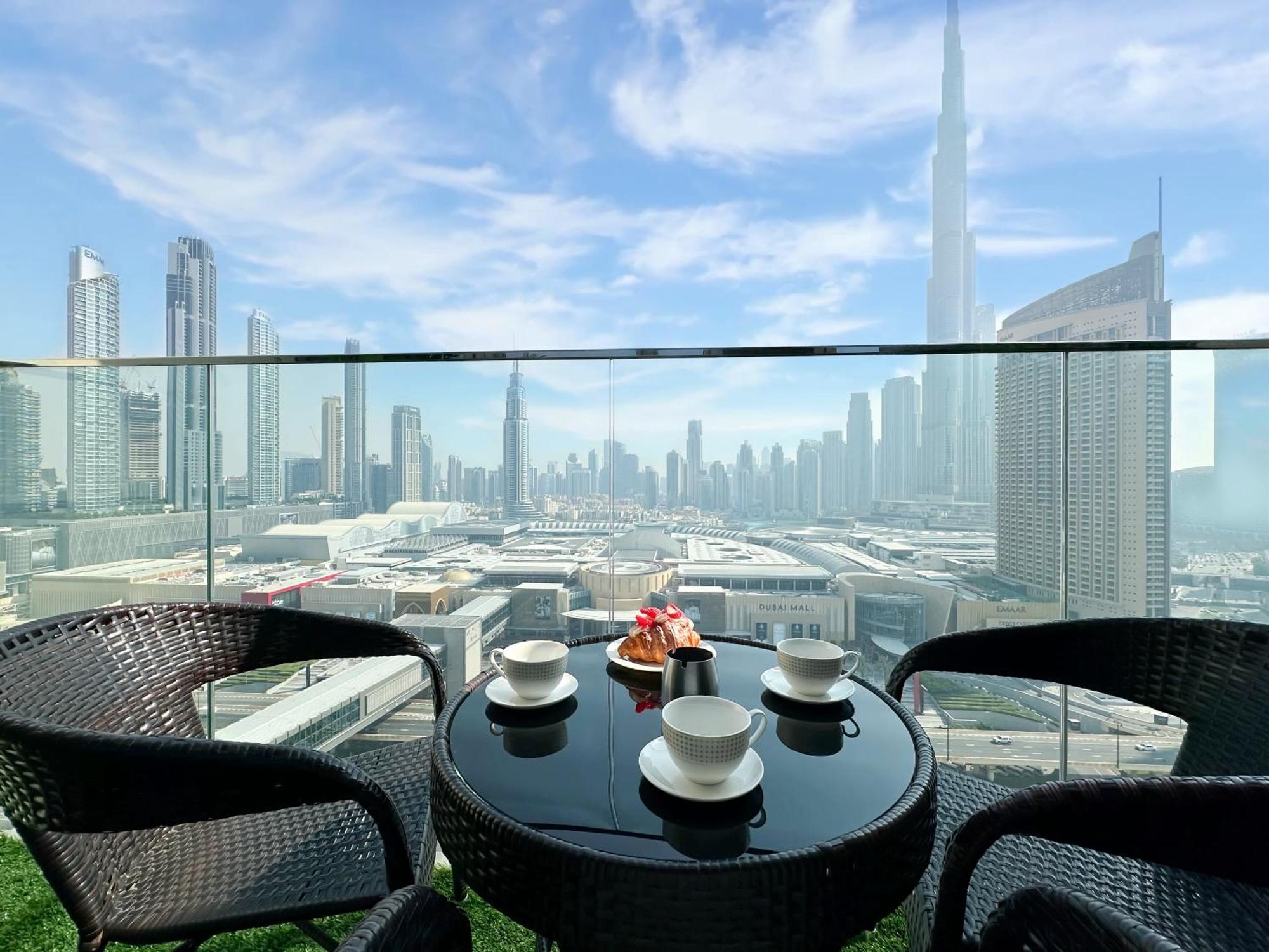 Stylish 2 Bedroom Dior-inspired Connected To Mall Appartement Dubai