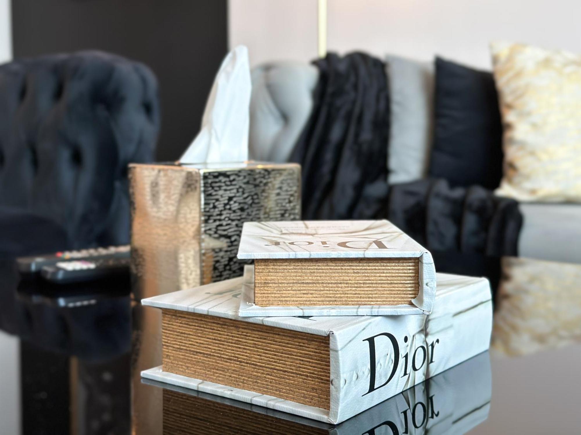 Stylish 2 Bedroom Dior-inspired Connected To Mall Dubái