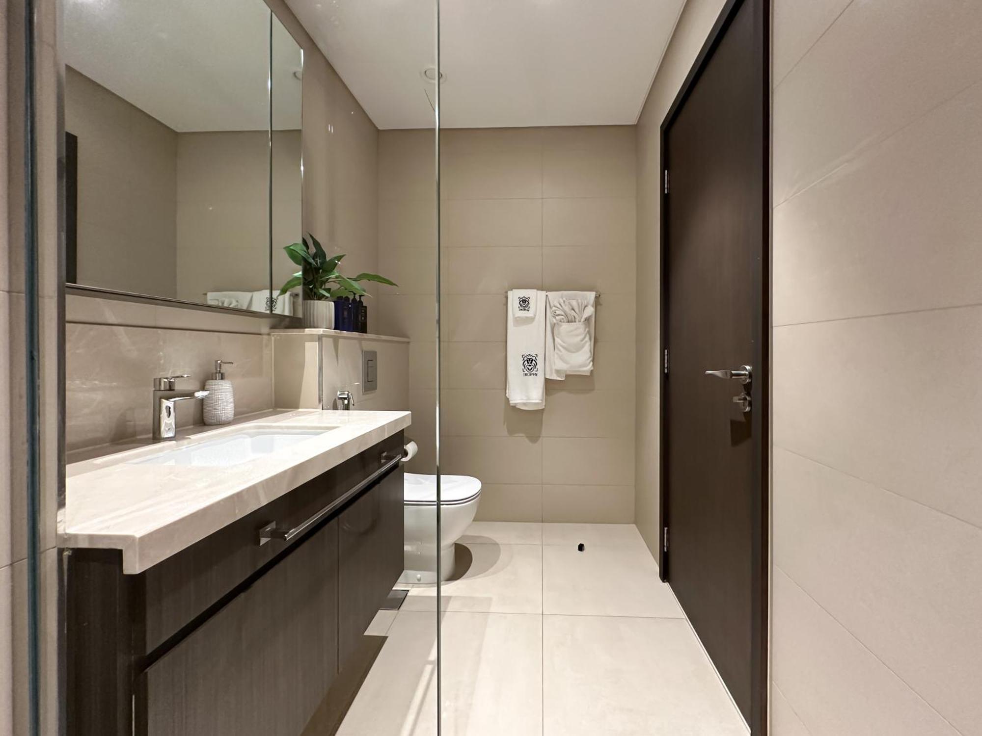 Stylish 2 Bedroom Dior-inspired Connected To Mall Appartement *