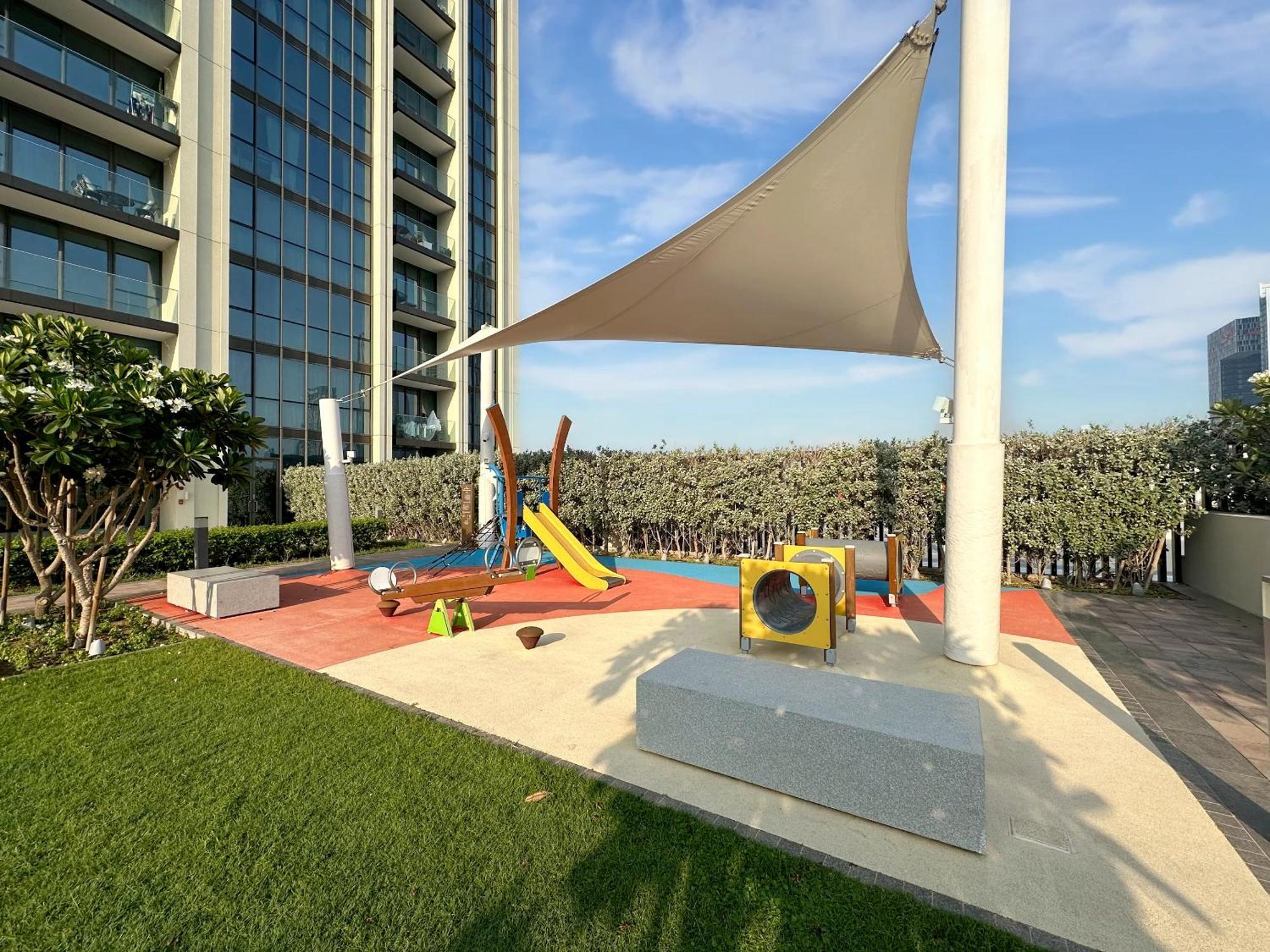 Stylish 2 Bedroom Dior-inspired Connected To Mall Dubái