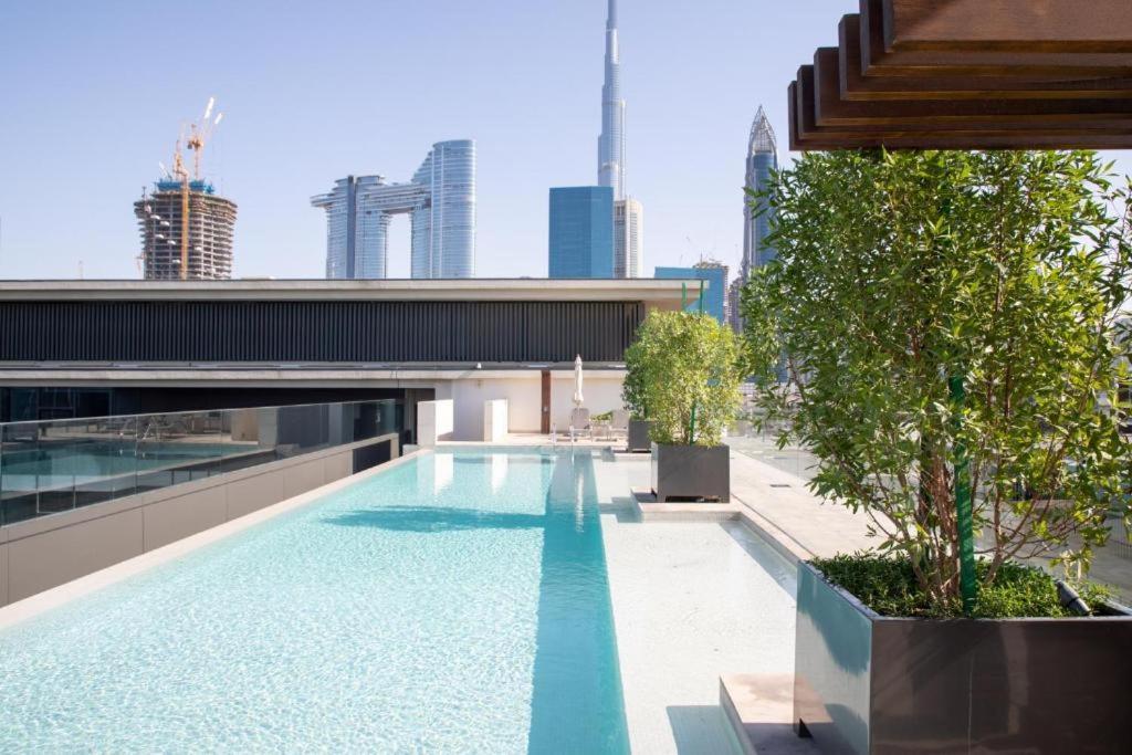 Luxury With Pool, Patio & Gym In Walk Lägenhet Dubai