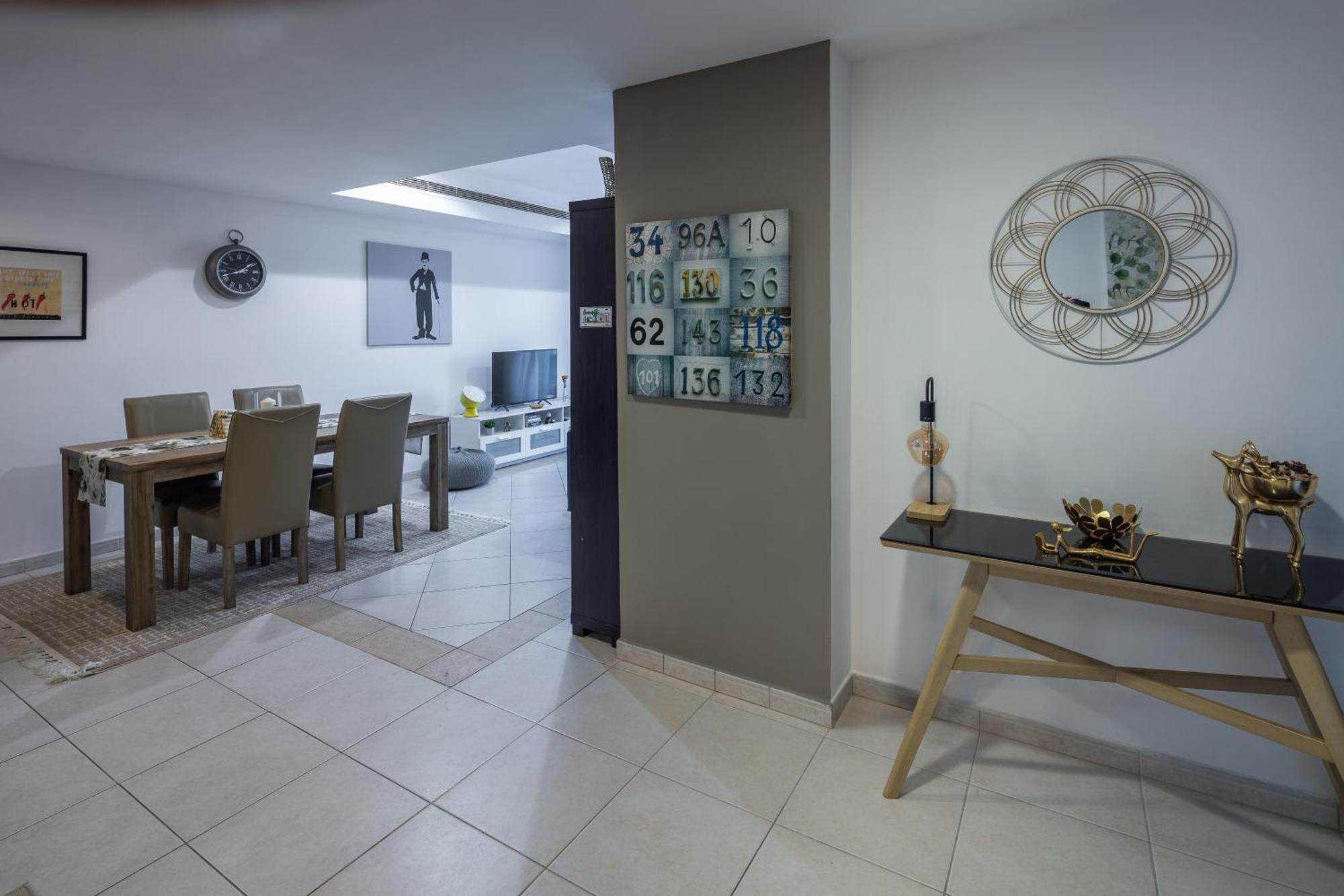 Marina View,central Location,public Transport Access,dwellingz Appartement *