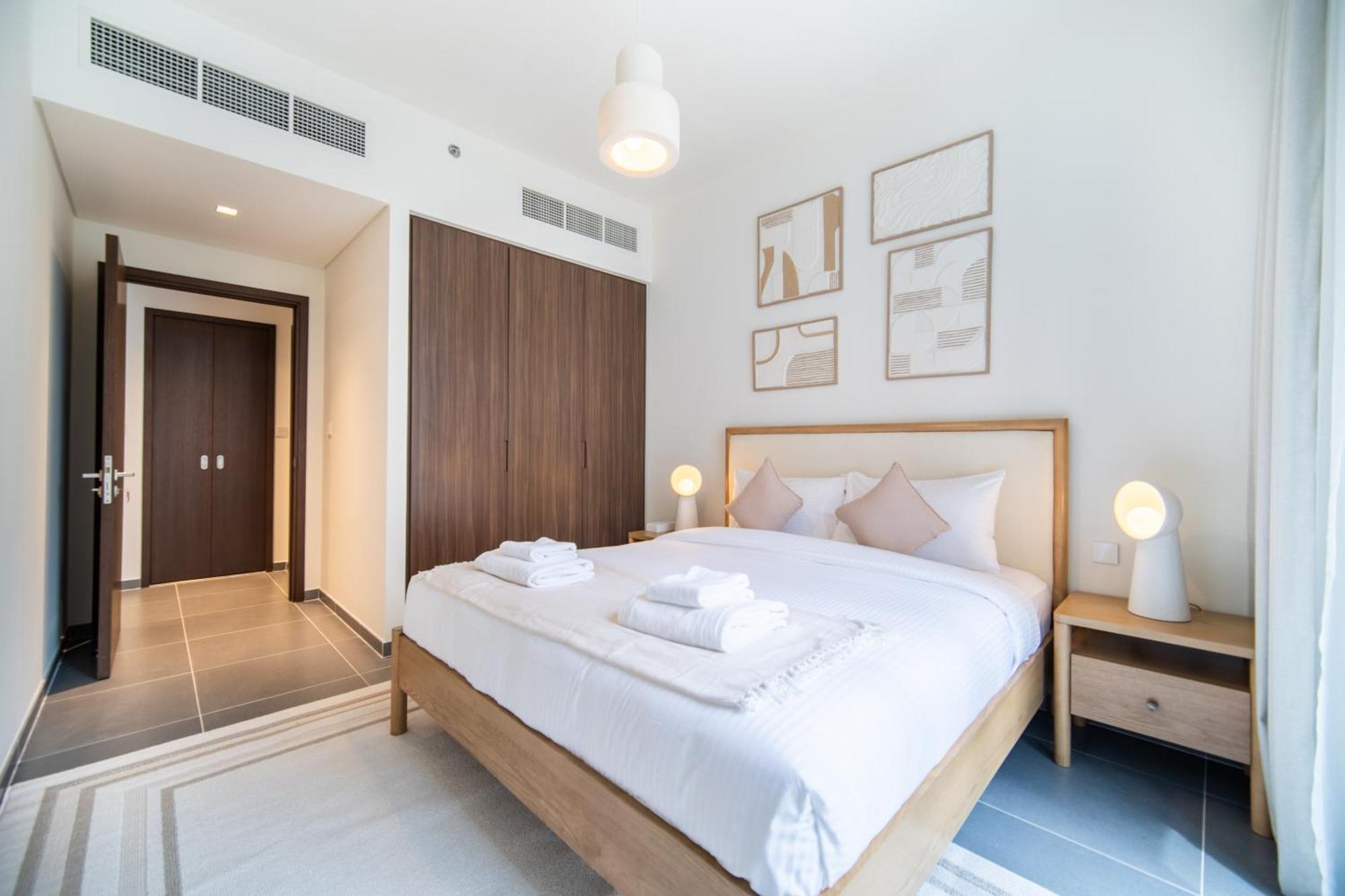 Waterfront 1br With Infinity Pool In Creek Edge T1
