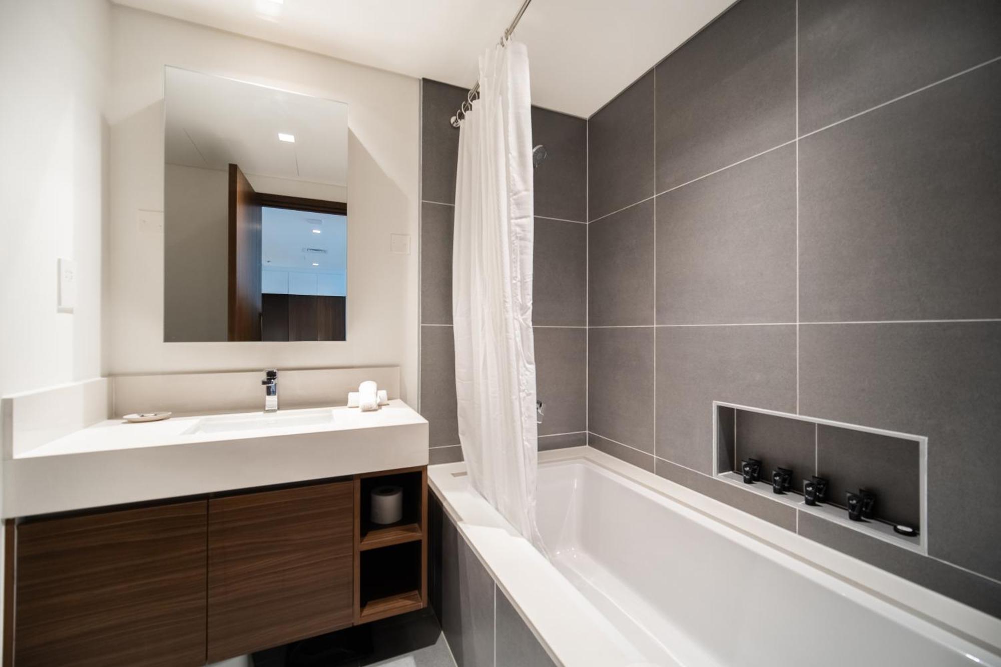 Waterfront 1br With Infinity Pool In Creek Edge T1 * Dubaï