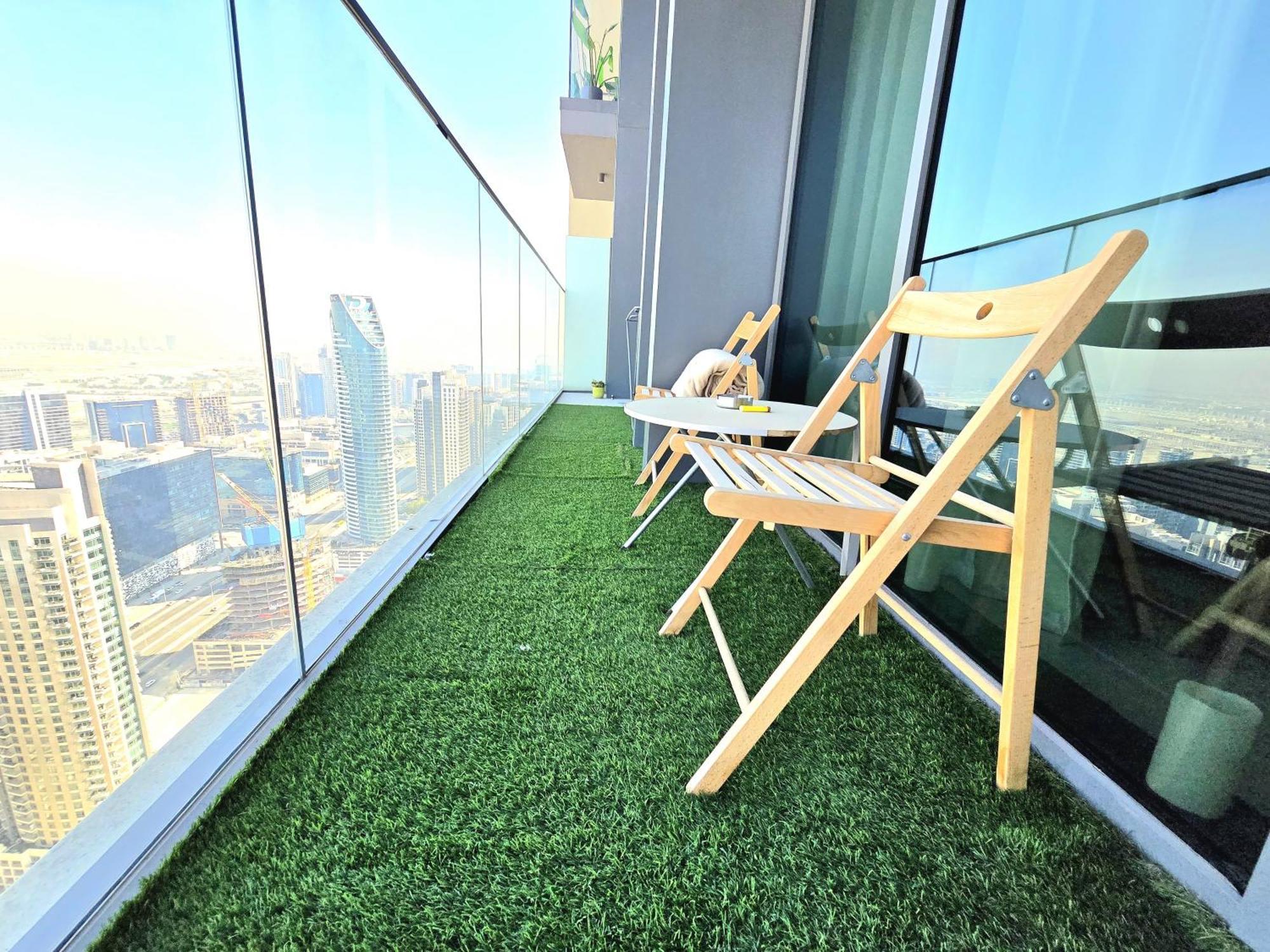 1 Bedroom High Floor With Stunning Night View-3 Mint Walk To Mall & Burj Khalifa *