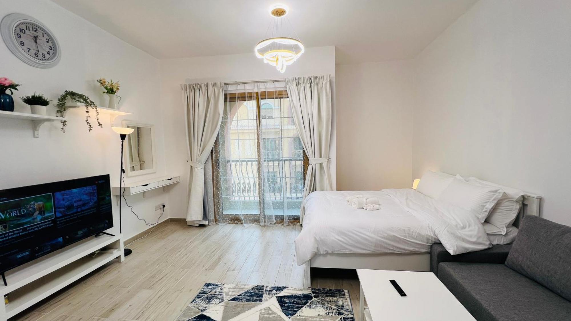 Spacious Furnished With Balcony Spain Cluster International *