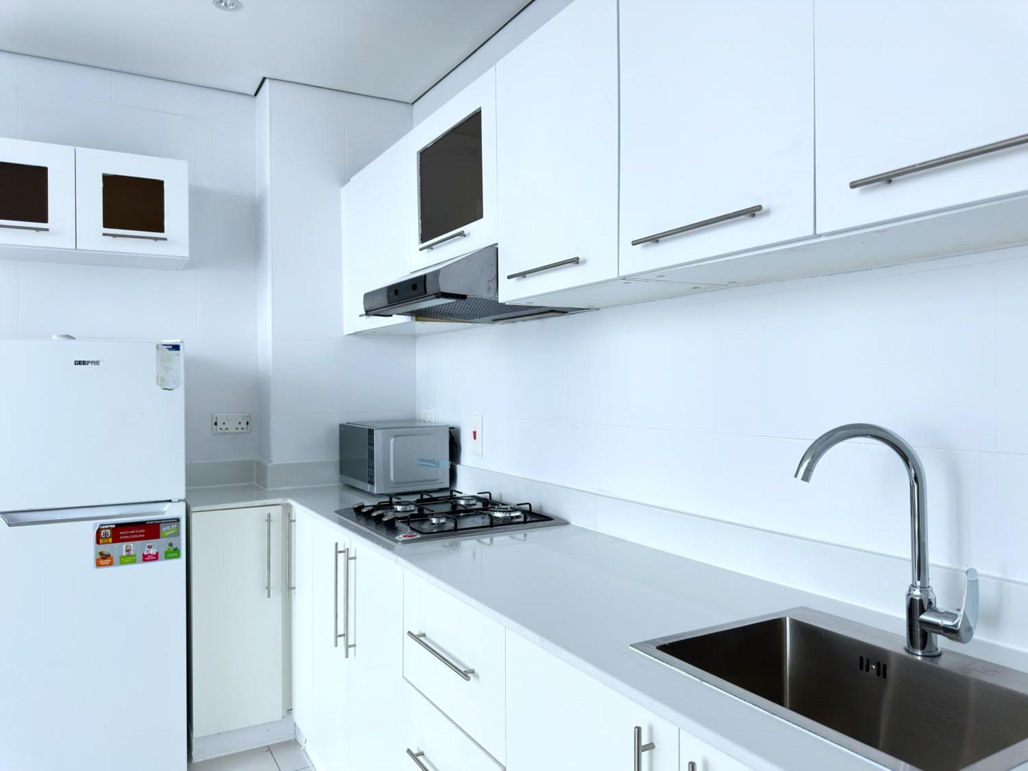 Amazing Roof Pool In 1 Bhk Flat In Marina