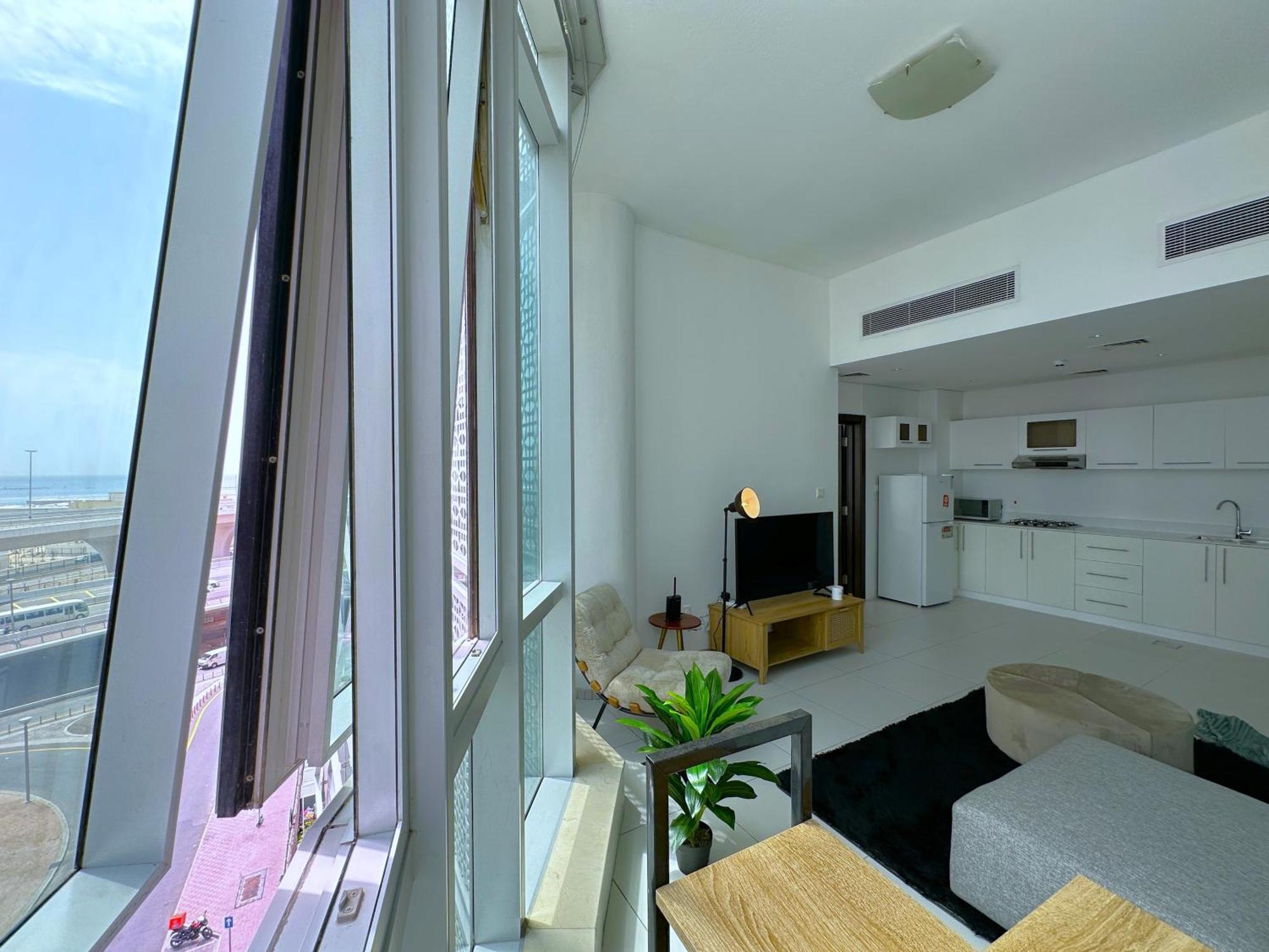 Amazing Roof Pool In 1 Bhk Flat In Marina *
